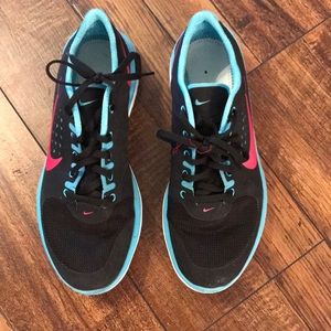 Nike crossing training sneakers